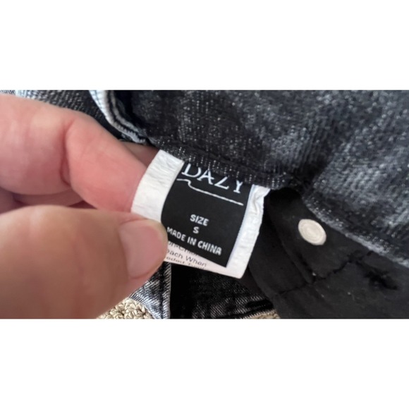 Dazy Mini Skirt‎ Womens Size Small Distressed Black Frayed Zip Closure - Picture 4 of 5